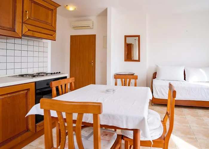 Salvija Lägenhet Lopar